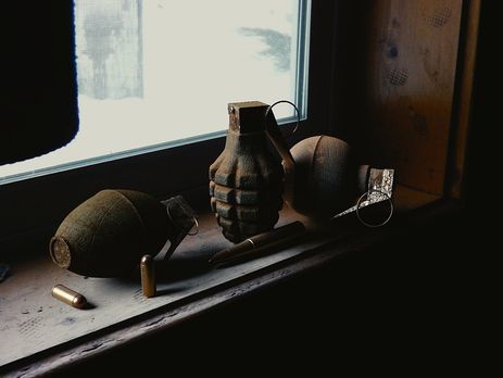 Штаб АТО: Щонайменше п'ятеро бойовиків російсько-окупаційних військ постраждало від вибуху ручної гранати