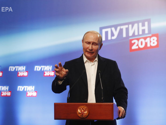 "Я що, до 100 років буду тут сидіти?" Путін назвав смішним запитання про можливість його повернення на пост президента РФ 2030 року