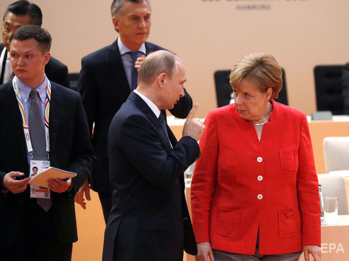 Меркель поздравила Путина с переизбранием