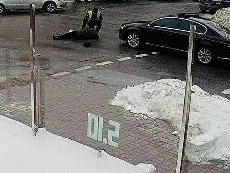 Потерпілого у ДТП із президентським кортежем у Києві прооперували