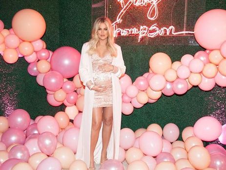 Полуголая беременная Хлои Кардашян позировала для украинского фотографа Самсоновой