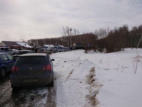 В Московской области недалеко от Коломны жители перекрыли дорогу мусоровозам