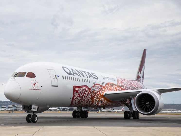 Самолет Qantas совершил первый беспосадочный рейс из Австралии в Великобританию