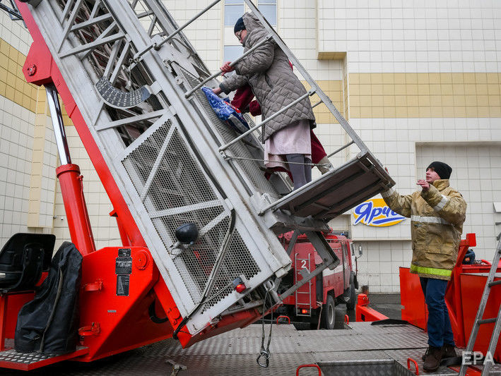 Унаслідок пожежі в Кемерові загинуло щонайменше дев'ятеро дітей – МНС РФ