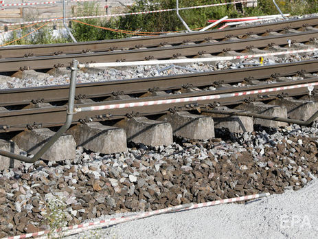 В Україні через крадіжку елементів шляху з рейок зійшли два вагони поїзда