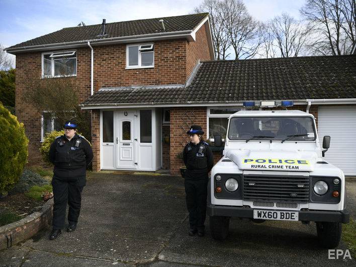 В британской полиции заявили, что в первый раз Скрипали подверглись воздействию "Новичка" в доме экс-разведчика