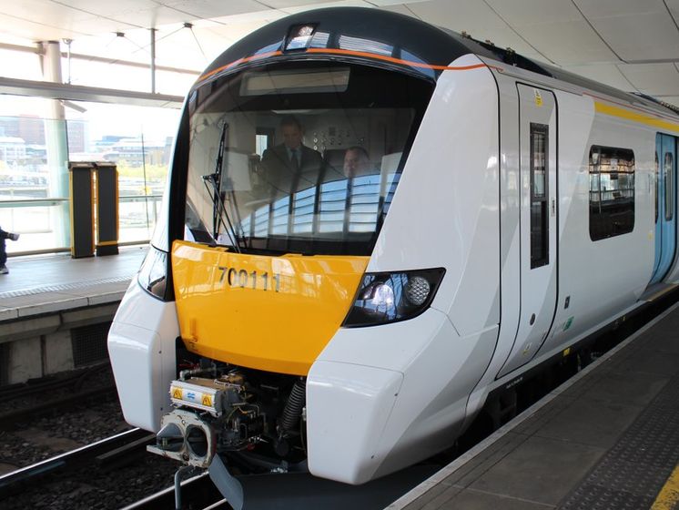 В Британии запустили беспилотный поезд