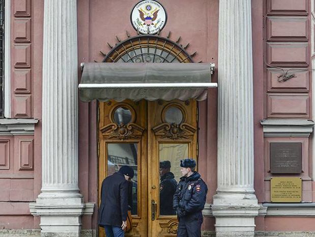 Американские дипломаты начали покидать Генконсульство в Санкт-Петербурге