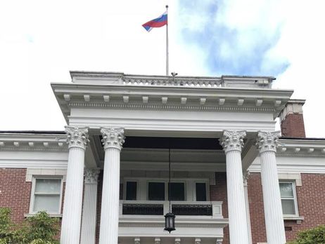 Дипломати залишили прапор РФ на резиденції генерального консула