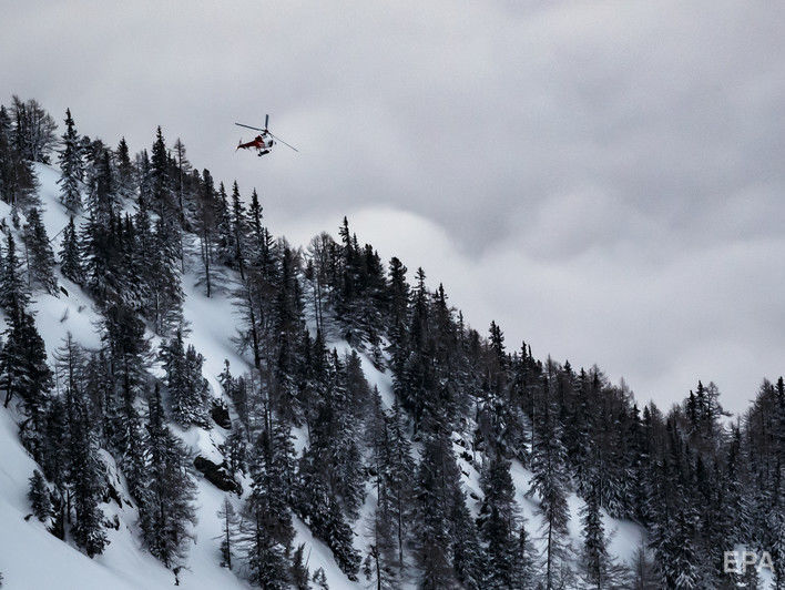 В Швейцарии во время схода лавины погибли пять лыжников
