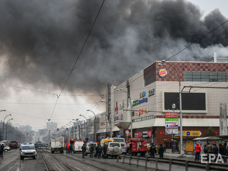 Востриков показав кадри перших хвилин пожежі в Кемерові і тисняву на сходах під час евакуації. Відео