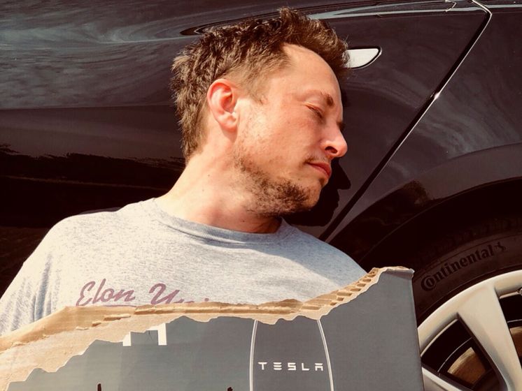 Маск пожартував про банкрутство Tesla