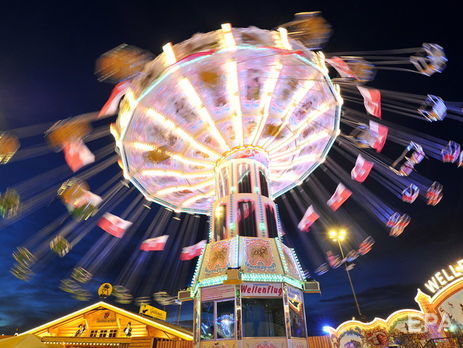 Во Франции в результате аварии на карусели один человек погиб, четверо пострадали