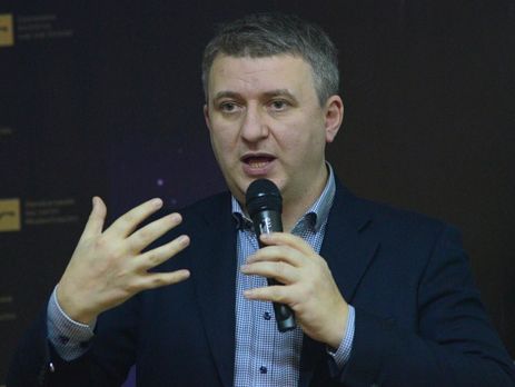 Бойко такой же нищеброд, как Тимошенко. Глядя на декларации этой голоты, впору организовывать сиротский приют