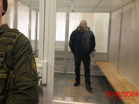 Юрий Крысин на заседании в Апелляционном суде, куда его привезли из СИЗО. Под арест на два месяца Крысина взяли в рамках другого дела, о пытках на Майдане, которое рассматривает Дарницкий суд Киева
