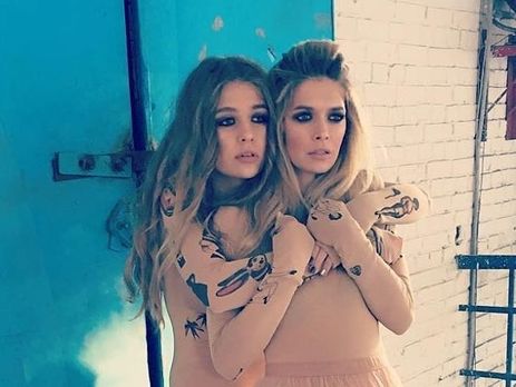 Брежнева обнародовала подборку совместных снимков со старшей дочерью