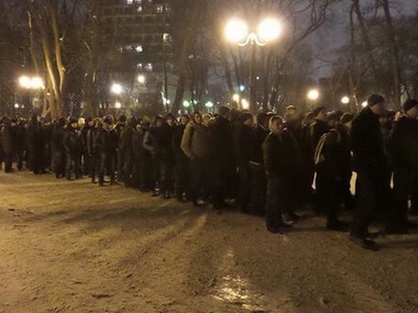 Депутат УДАРа: В Мариинском парке собрались около двух тысяч "титушек"