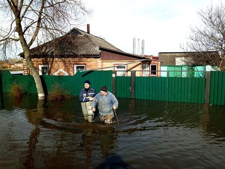 Из-за потепления уже подтопило жилые дома в Чернигове и Ахтырке