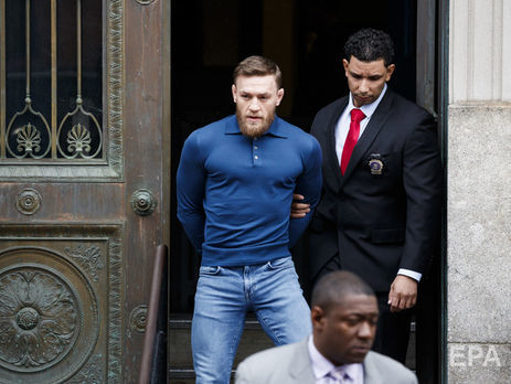 Поліція Нью-Йорка відпустила під заставу чемпіона світу зі змішаних єдиноборств Мак-Грегора, який атакував автобус