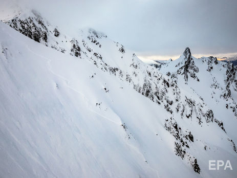 Спасатели предупредили о высоком уровне лавинной опасности в Карпатах 10 апреля