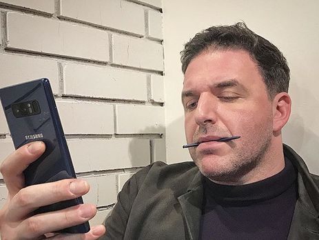 Муж Собчак Максим Виторган показал тело в плавках