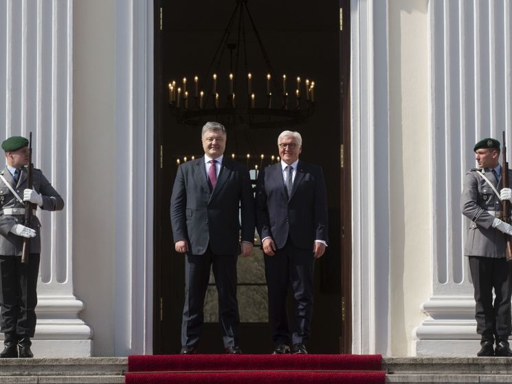 Порошенко обсудил со Штайнмайером ситуацию на Донбассе и антироссийские санкции