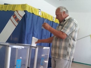 Жители Херсонской области приветствовали приехавших голосовать крымчан