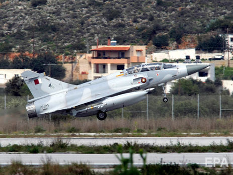 У Франції винищувач скинув на завод навчальну бомбу, є постраждалі