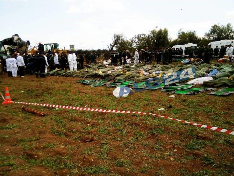 На борту разбившегося в Алжире самолета находились военные с семьями