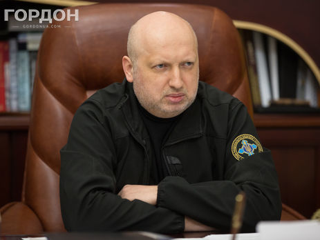Турчинов: Подчеркиваю: задача обеспечить оборону Крыма и использовать с этой целью оружие была поставлена еще 28 февраля 2014 года