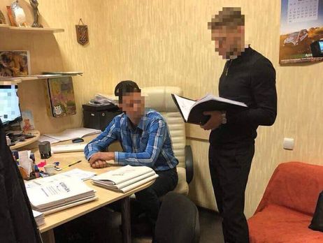 Луценко заявил о задержании в Киеве сотрудника суда и экс-прокурора, которые 