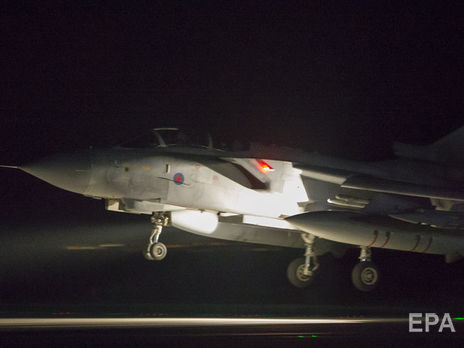 Британська влада заявила, що вдарила по колишній ракетній базі в Сирії, на якій зберігали хімічну зброю