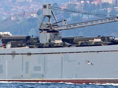 Росія скерувала в Сирію десантний корабель із військовою технікою на борту