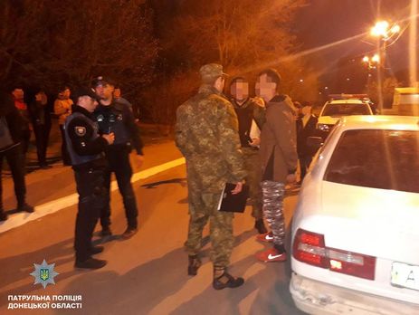 У Маріуполі четверо чоловіків стріляли у перехожих із пневматичного пістолета