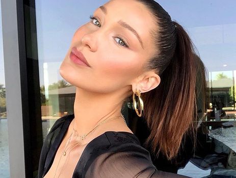 Белла Хадид снялась топлес