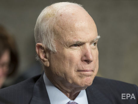 Маккейну зробили операцію на кишечнику
