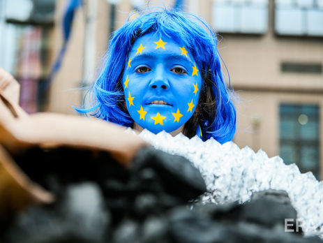 Еврокомиссия рекомендовала начать переговоры с Албанией и Македонией о вступлении в ЕС