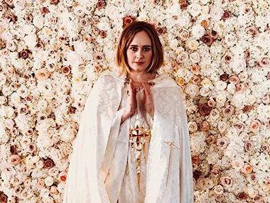 Адель оторвалась дома под выступление Бейонсе