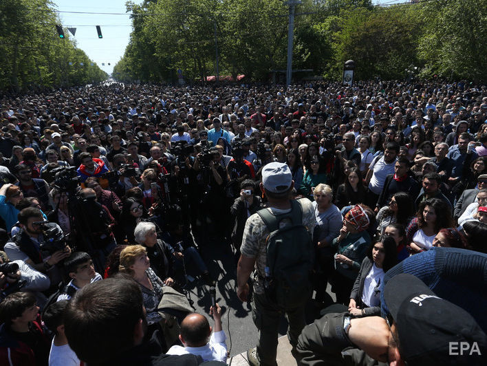 В Ереване задержали уже 233 протестующих против премьерства Саргсяна