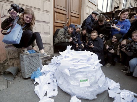 У Росії запустили літачки на підтримку Telegram. Відео