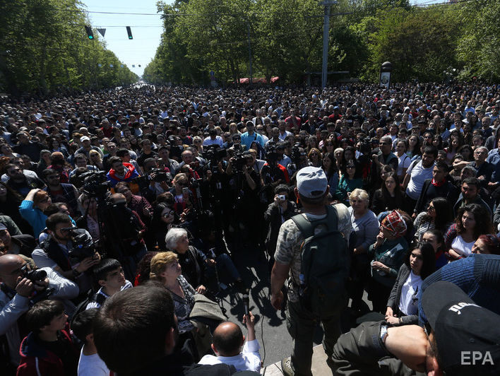 Армянская оппозиция заявила о 160 тыс. участников митинга в центре Еревана