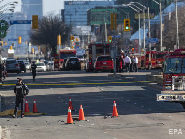Полиция назвала имя подозреваемого в наезде на толпу в Торонто. Число жертв увеличилось до 10 человек