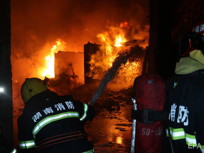 В Китае в результате пожара в караоке-баре погибли 18 человек