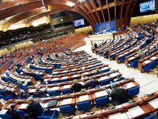 ПАСЕ признала, что РФ частично контролирует Донбасс, Фейгина лишили адвокатского статуса. Главное за день