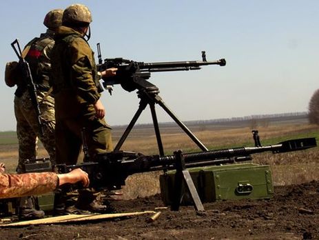 На Донбассе с начала суток ранены четверо украинских военных, еще один получил боевую травму