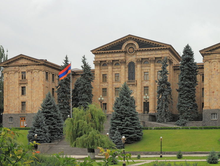 Парламентскую коалицию в Армении покинула партия АРФД