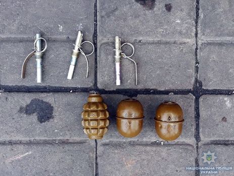 На железнодорожном вокзале в Донецкой области изъяли пакет с гранатами