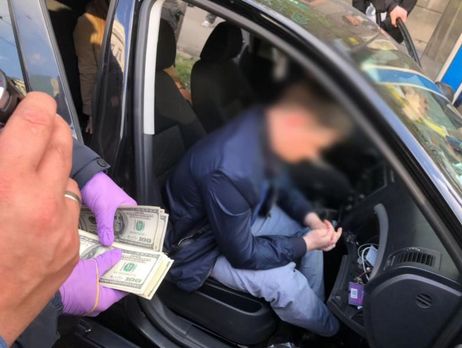 Задержанному в Киеве на взятке сотруднику СБУ сообщили о подозрении