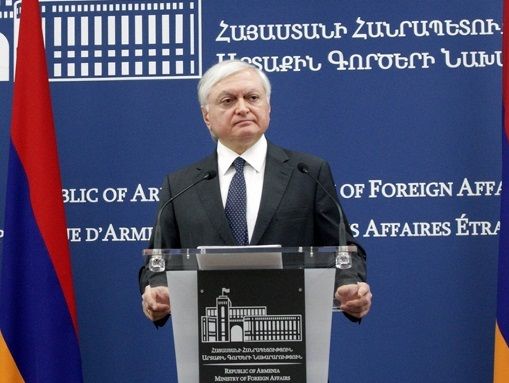 И.о. первого вице-премьера и глава МИД Армении прибыли на переговоры в Москву