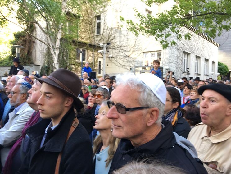 У Німеччині після нападу на євреїв пройшли масові акції протесту 